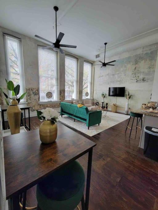 Luxury Condo “Walk To Everything” 孟菲斯 外观 照片